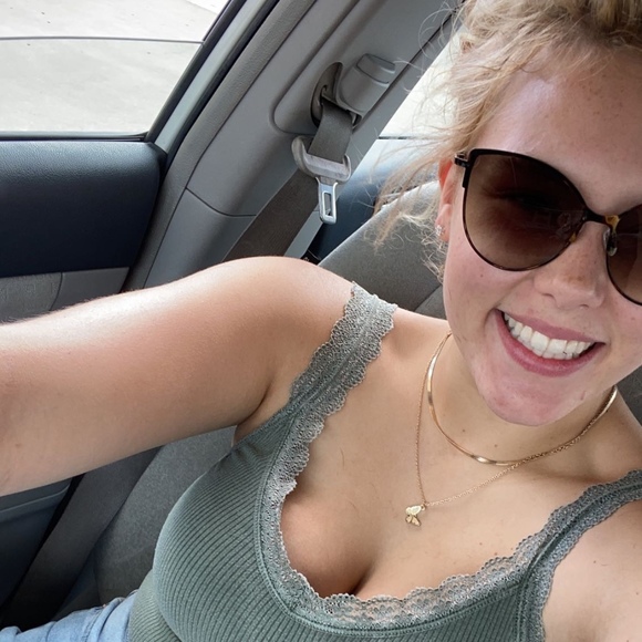 Meet your Posher, Bella - Picture 1 of 1